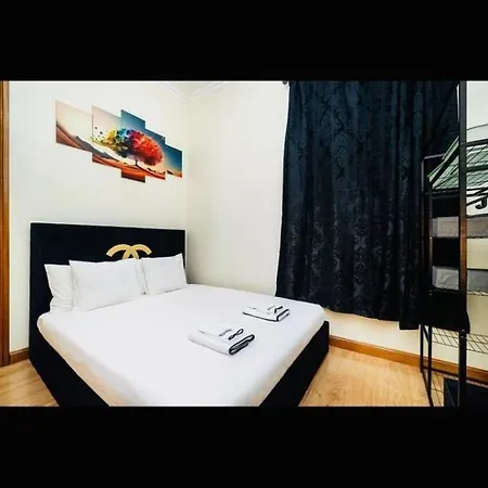 Private Room3 In Central Lisbon *